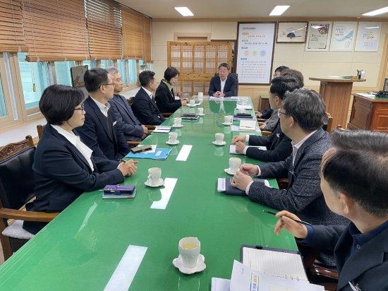 NSP통신-광양시장 권한대행 김정완 부시장 주재로 국소장 간담회 사진 광양시청