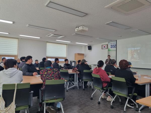 NSP통신-구미시는 지난 17일부터 농업기술센터에서 교육생 30여 명이 참석한 가운데 2026년 신규농업인 기초영농기술교육개강식을 열었다 사진 구미시