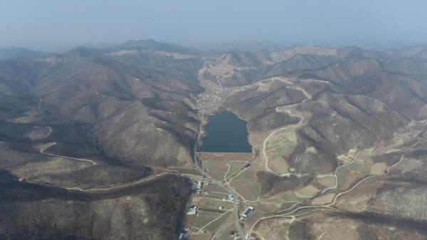 NSP통신-산불 피해에 대한 추가지원 신청 접수 등 피해주민을 지원하기 위한 노력이 지속적으로 추진되는 가운데 경상북도는 19일 의성군 점곡면 동변리 일원을 제1호 산림경영특구 로 지정고시했다 사진 경상북도