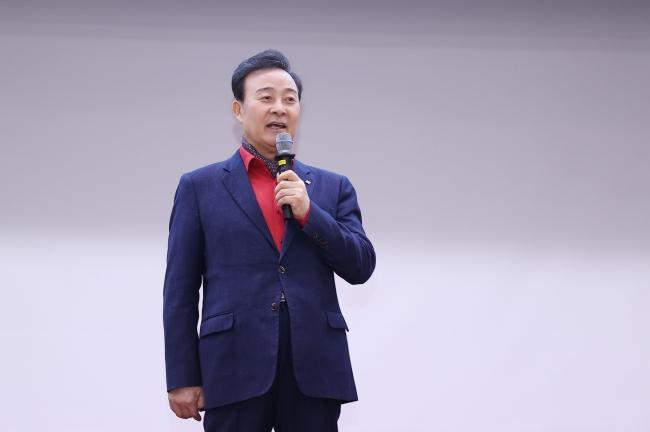 NSP통신-김성제 시장이 노인일자리사업 참여자 교육 가운데 발언하고 있다 사진 의왕시