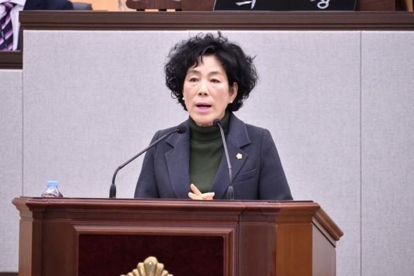 NSP통신-홍현숙 의원이 화정면 사도·추도의 지속가능한 보전과 관광 활성화를 위한 정책적 과제를 제시했다. (사진 = 여수시의회)