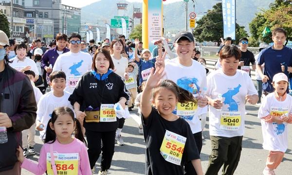 NSP통신-지난 해 열린 정남진 장흥 전국 마라톤대회. (사진 = 장흥군)