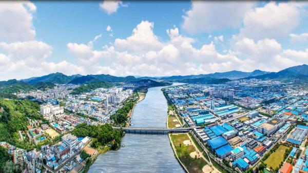 -구미시가 그동안 서울과 창원에서만 운영되던 방위산업 전문인력 양성 교육을 올해부터 지역에서도 시작하며 방산기업 재직자 실무교육 강화에 나선다 사진 구미시