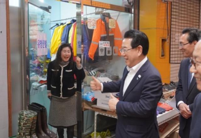 [NSP PHOTO]공약검증리포트 김영록 후보 광주 어르신 무료급식 단가 인상 공약 제시재원 확대가 관건