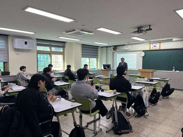-안동시 고교연계 AI융합 교육 본격 시동 미래 인재 육성 박차 관내 8개 고등학교 참여 4개 분야 17개 교육과정 운영 지역산업 연계 맞춤형 AI융합 인재 양성 본격화 사진 안동시