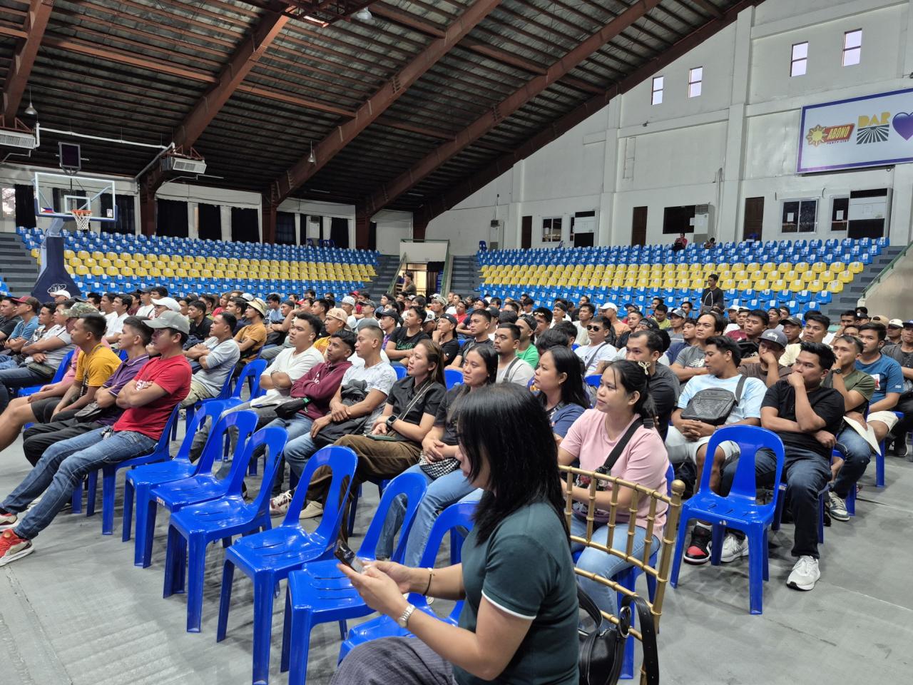 -영주시는 올해 상반기 300여 명의 로살레스시 근로자를 대상으로 사전 교육을 실시했으며 1차 160명이 교육을 마치고 3월 초부터 순차적으로 농가에 투입됐으며 25일부터는 151명이 추가 교육을 받는다 사진 영주시
