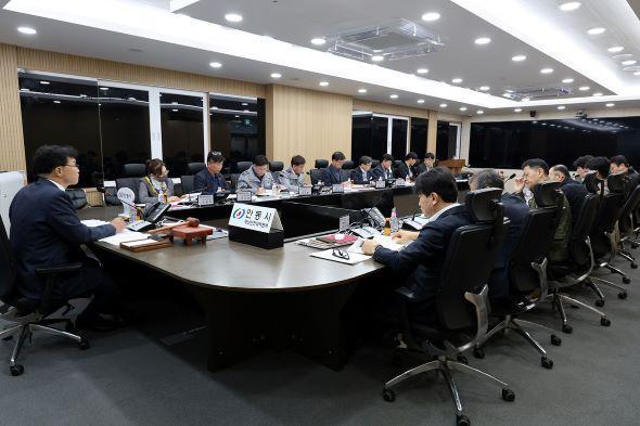 -안동시는 4월 봄철 벚꽃축제 도민체육대회 개막식 등 주요행사를 대비해 안전 점검을 강화하는 제2회 안전정책실무조정위원회를 개최했다 사진 안동시
