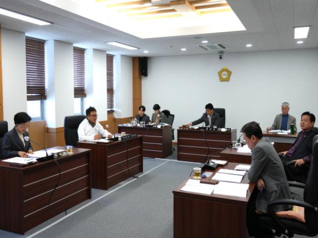 [NSP PHOTO]영천시의회 산업건설위원회 제251회 임시회 안건 심사 마무리