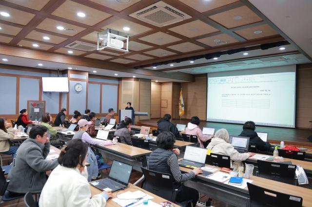 -과제제출방법 익히기 디지털 역량 강화 교육이 진행되고 있다 사진 원광디지털대학교