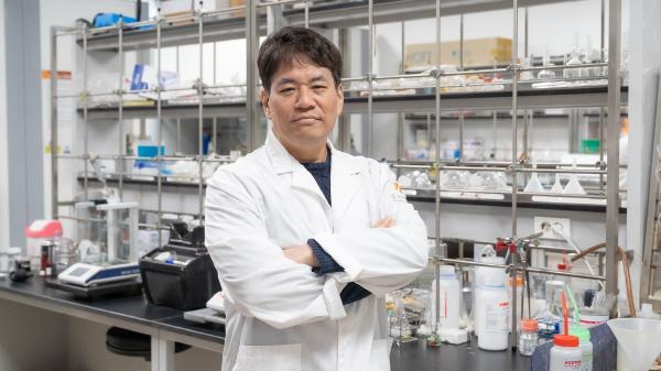 -동국대학교 WISE캠퍼스 글로컬에너지대학 바이오화학융합학부 이준희 교수가 2026년도 한국연구재단 과학기술분야 기초연구사업 우수연구핵심연구유형A에 선정됐다 사진 동국대WISE캠퍼스