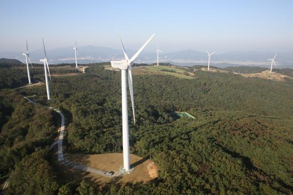 -경주시는 관내 풍력발전시설의 안전사고 예방을 위해 오는 4월 1일부터 20일까지 합동 안전점검을 실시한다 사진 경주시