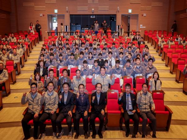 -의성군은 지난 1일 의성군 청소년문화의집에서 제64회 경북도민체육대회에 출전하는 선수단 결단식을 개최했다 사진 의성군