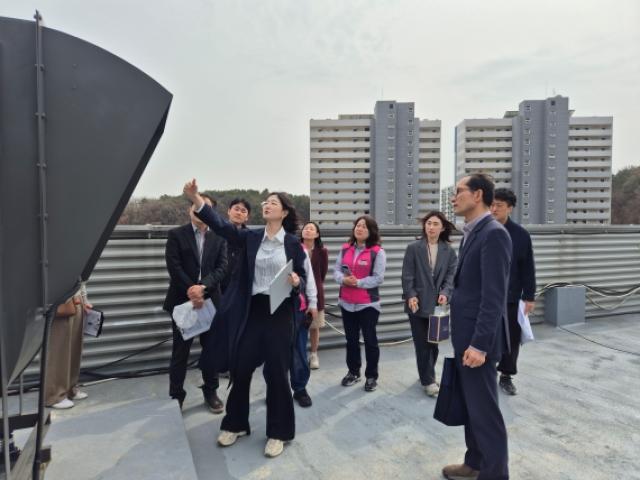 [NSP PHOTO]장윤정 경기도의원 안산 학교급식실 환기설비 운영 점검 나서
