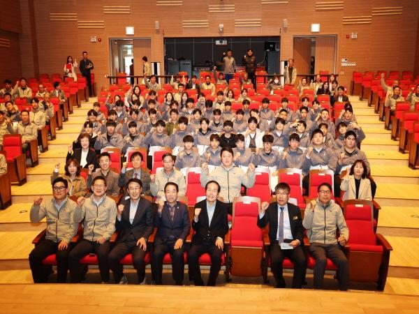 -의성군의회 최훈식 의장은 지난 1일 의성 청소년문화의집에서 열린 제64회 경북도민체육대회 결단식에 참석했다 사진 의성군의회