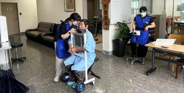 [NSP PHOTO]강진군보건소 찾아가는 경로당 결핵검진 실시