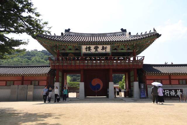 [NSP PHOTO]수원시 관광객이 줄서서 기다리는 경험의 도시 도약