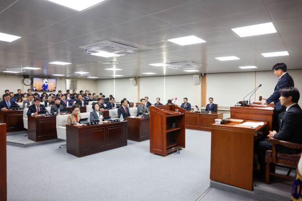-영주시의회 제300회 임시회 개회 조례안 및 동의안 등 총 13건 안건 처리 사진 영주시의회