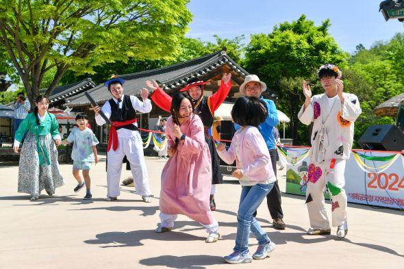 -영주 선비문화축제 5월 개최 달빛야행야시장 눈길 낮엔 전통체험 밤엔 풍류먹거리로 즐길거리 확대 사진 영주시