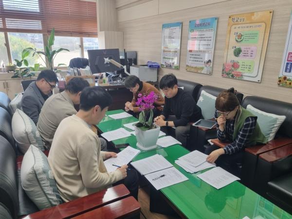 -경상북도영천교육지원청은 2026년 종합감사 대상학교 12교를 대상으로 종합감사 연계 찾아가는 청렴컨설팅을 실시한다고 밝혔다 사진 영천교육지원청