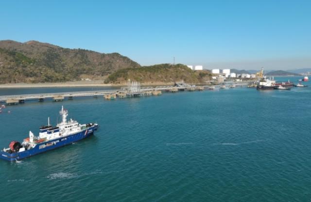 [NSP PHOTO]여수해경 러시아항구에서 여수 부두 입항 원유 운반선 안전호송