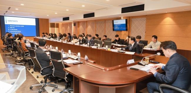 -맞춤형 신도시 개발전략 수립용역 보고회 모습 사진 군포시