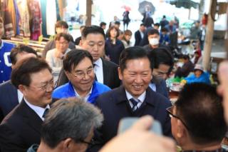 (NSP NEWS Image)여수찾은 정청래 대표와 동행한 김영규, ‘민생현장 답은 경제’