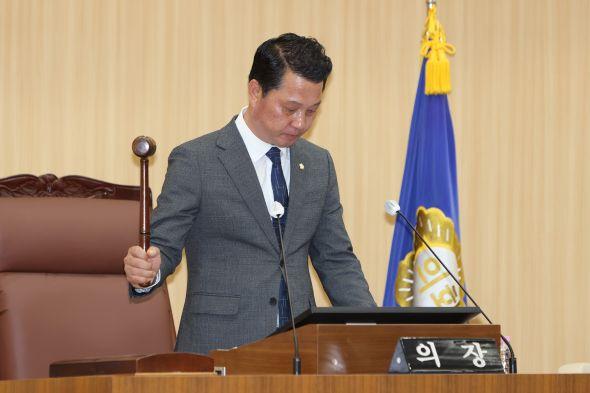 -예천군의회는 제284회 임시회를 개회하고 의원발의 조례안 등 안건을 처리했다 사진 예천군