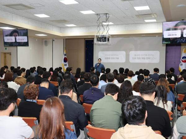 -영양군은 13일 군청 대회의실에서 2026년 영양군 전 직원 폭력예방 교육을 실시했다 사진 영양군