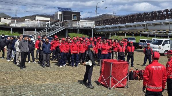 -영덕군이 산불 산사태 산림병해충 등 날로 다양해지는 산림 재난에 선제적으로 대응하기 위해 지난 9일부터 2일간 2026년 산림 재난 대응단 교육을 실시했다 사진 영덕군
