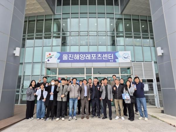 -포항시는 14일 복합 해양레저관광도시 조성 사업의 내실 있는 추진을 위해 울진군 일원에서 해양레저관광 주요 시설 현장 답사를 실시했다 사진 포항시