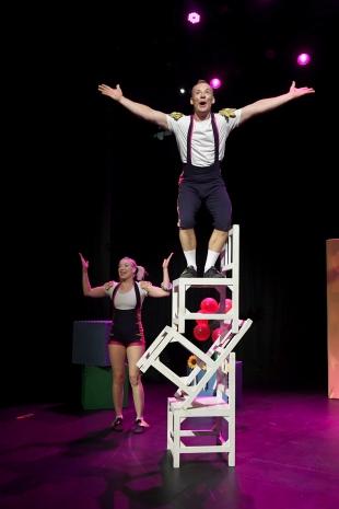 -가족 서커스 칠드런 아 스팅키 공연 모습 사진 성남문화재단