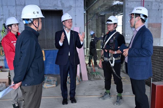 [NSP NEWS Image]안산시 고잔동 복합커뮤니티센터 현장 점검시민과 근로자 안전 최우선