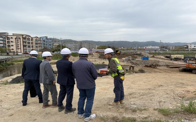 [NSP NEWS Image]경주시 시민감사관 계약원가심사 이행실태 현장점검 실시