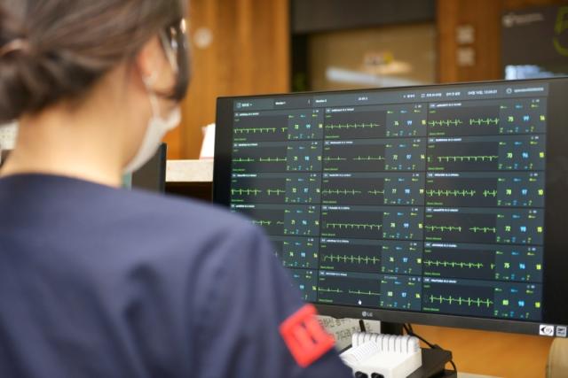 [NSP NEWS Image]기업경쟁력유한양행-휴이노 메모큐 첫 공급 병원 상용화 확대AI 텔레메트리 일반 병동까지 확장