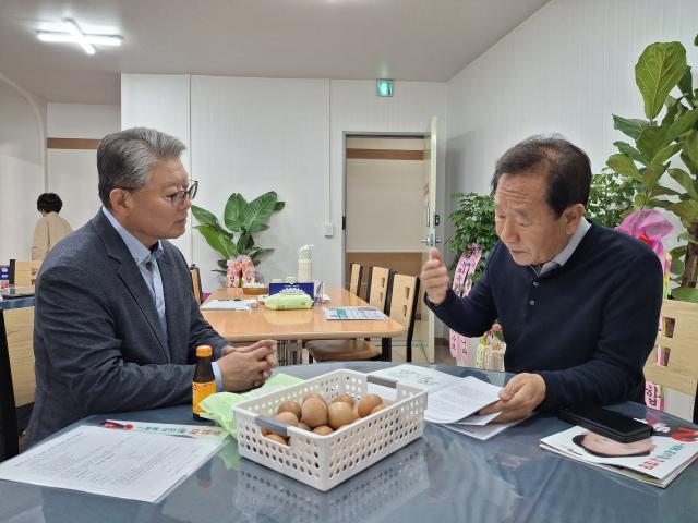 [NSP NEWS Image]봉화군농어업회의소 군수예비후보자 만나 농업정책 제안서 전달