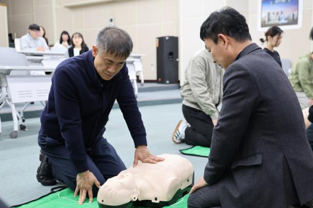 [NSP NEWS Image]용인도시공사 AED 관리책임자 대상 실전 심폐소생술 교육