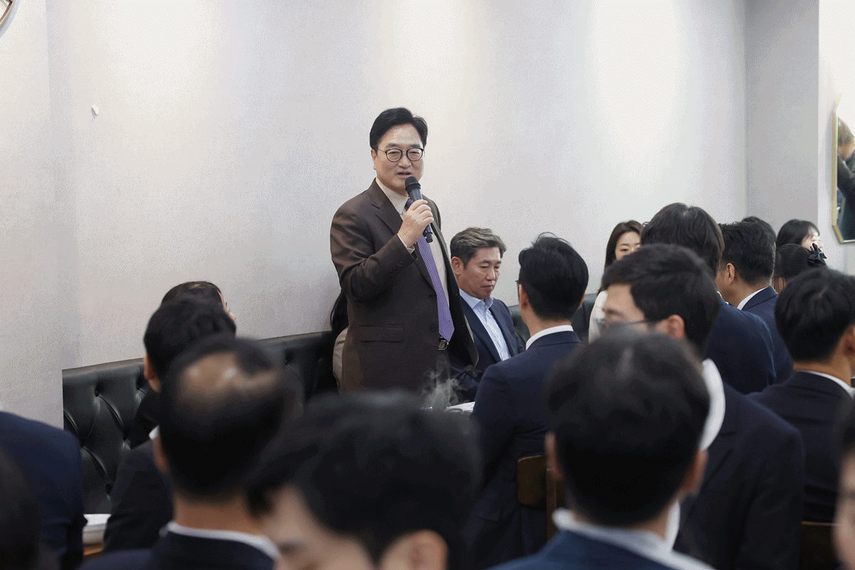 -우원식 국회의장이 국회사무처 직원들과 오찬 간담회를 진행하고 있다 사진 국회의장 공보수석실
