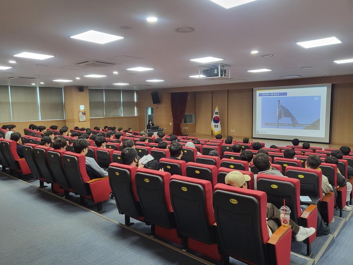 -대구경북지방병무청은 23일 청사 대강당에서 산업기능요원 신규 편입자 교육을 실시했다고 밝혔다 사진 대구경북지방병무청