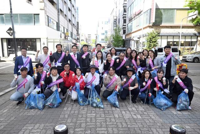 [NSP NEWS Image]안산시 지구의 날 맞아 도심 정화소등 행사지구 위해 한마음
