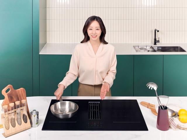 [NSP NEWS Image]써볼까삼성전자 후드까지 담은 인덕션오픈형 주방 겨냥