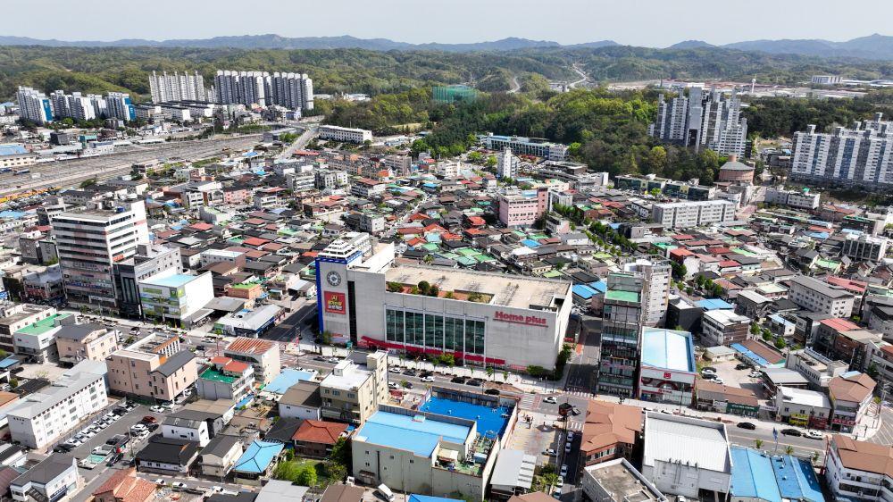 -시는 복잡한 인허가 절차에 대한 행정지원을 강화해 관련 부서 협의 및 인허가를 신속히 처리하고 노후주택 정비 경험이 풍부한 전문업체의 사례를 공유해 사업 추진 과정에서의 불확실성을 줄일 계획이다 사진 영주시