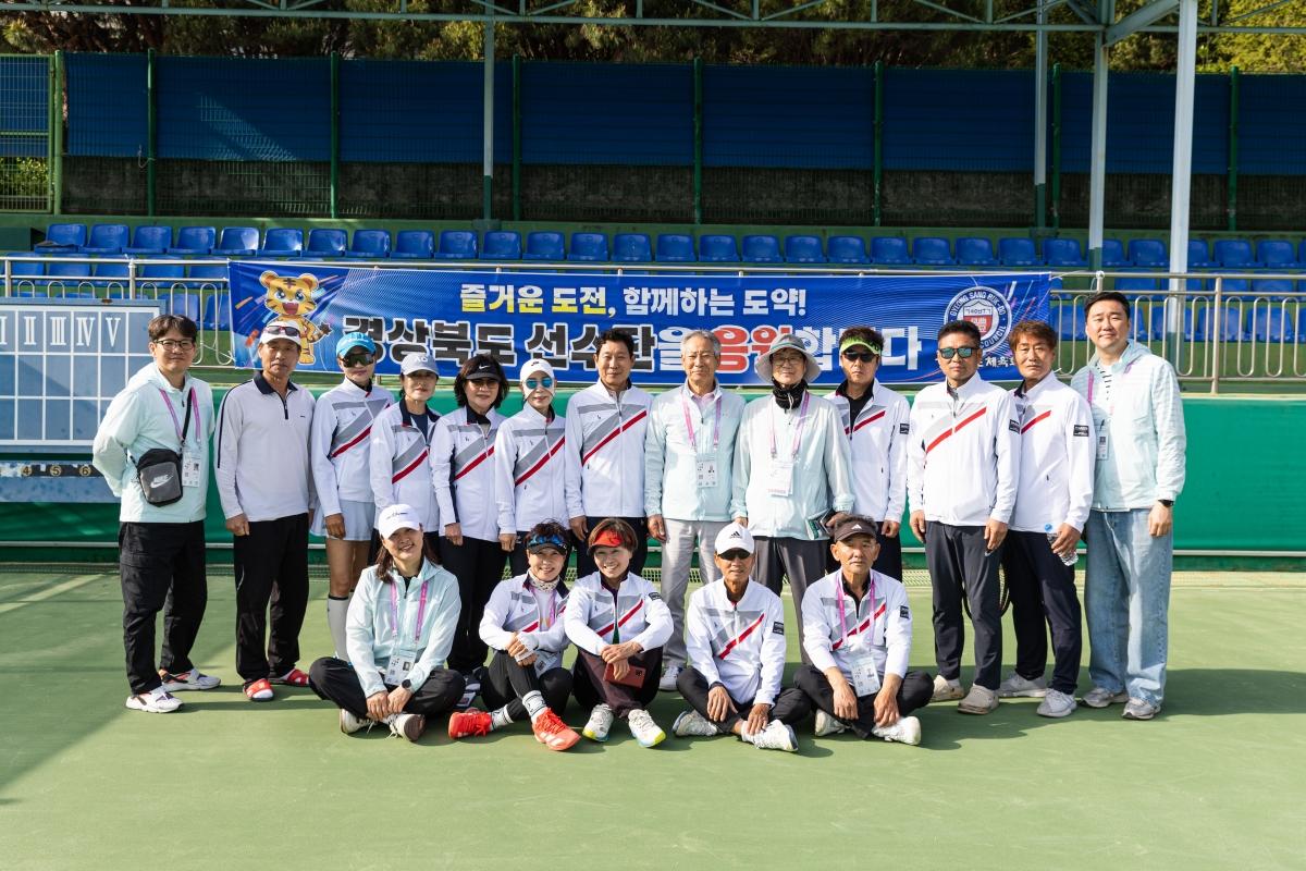 -경상북도체육회는 지난 23일부터 26일까지 4일간 경상남도 일원에서 펼쳐진 2026 전국생활체육대축전에서 36개 종목 1212명이 참가하며 전 종목에서 우수한 성과를 거두었다고 밝혔다 사진 경상북도체육회