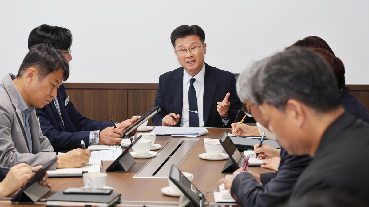 -남상은 권한대행이 발언하고 있다 사진 안성시