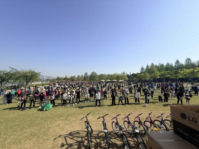 [NSP NEWS Image]의왕시 제22회 부곡동 한마음 걷기대회 성료시민 2000명 왕송호수 물들여