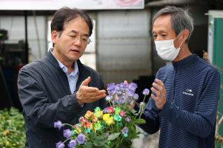 [NSP NEWS Image][현장에 답이 있다]이동환 고시장, 화훼 농가 방문 행보… “글로벌 판로 확대 지원”