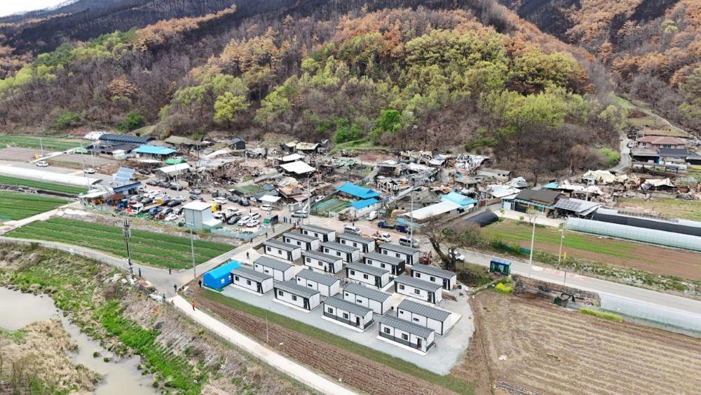 -초대형 산불의 아픔 재난 대응 혁신을 통해 더 안전한 안동 위한 재난안심타운 조성 산불 피해 복구를 넘어 재난 대응 선도도시로 도약 민선 9기 예방대응복구를 아우르는 재난안전 정책 대전환 추진 사진 권기창 안동시장 예비후보 선대위