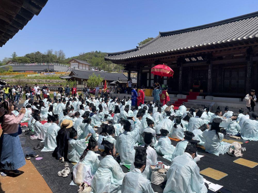 -2026 어린이 선비축제 개최 나도 조선의 갓생 선비 5월 2일부터 5일까지 선비문화테마파크 일대에서 풍성한 체험 열려 어린이 문무과 장원급제 유가행렬 30인의 갓생 선비즈 등 볼거리즐길거리 가득 사진 영주시