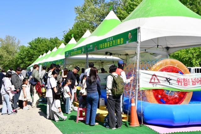 [NSP NEWS Image]담양군 제25회 담양대나무축제 가족 단위 방문객 북적