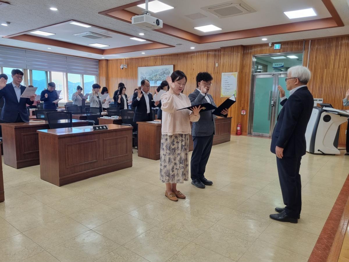 -경상북도성주교육지원청은 6일 대회의실에서 청직원과 도서관직원을 대상으로 상반기 직장 내 괴롭힘 예방 교육을 실시했다 사진 성주교육지원청