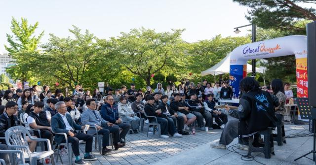 [NSP NEWS Image]동국대 WISE캠퍼스, ‘총장님과 함께하는 작은 음악회’ 개최..버스킹 형식으로 진행